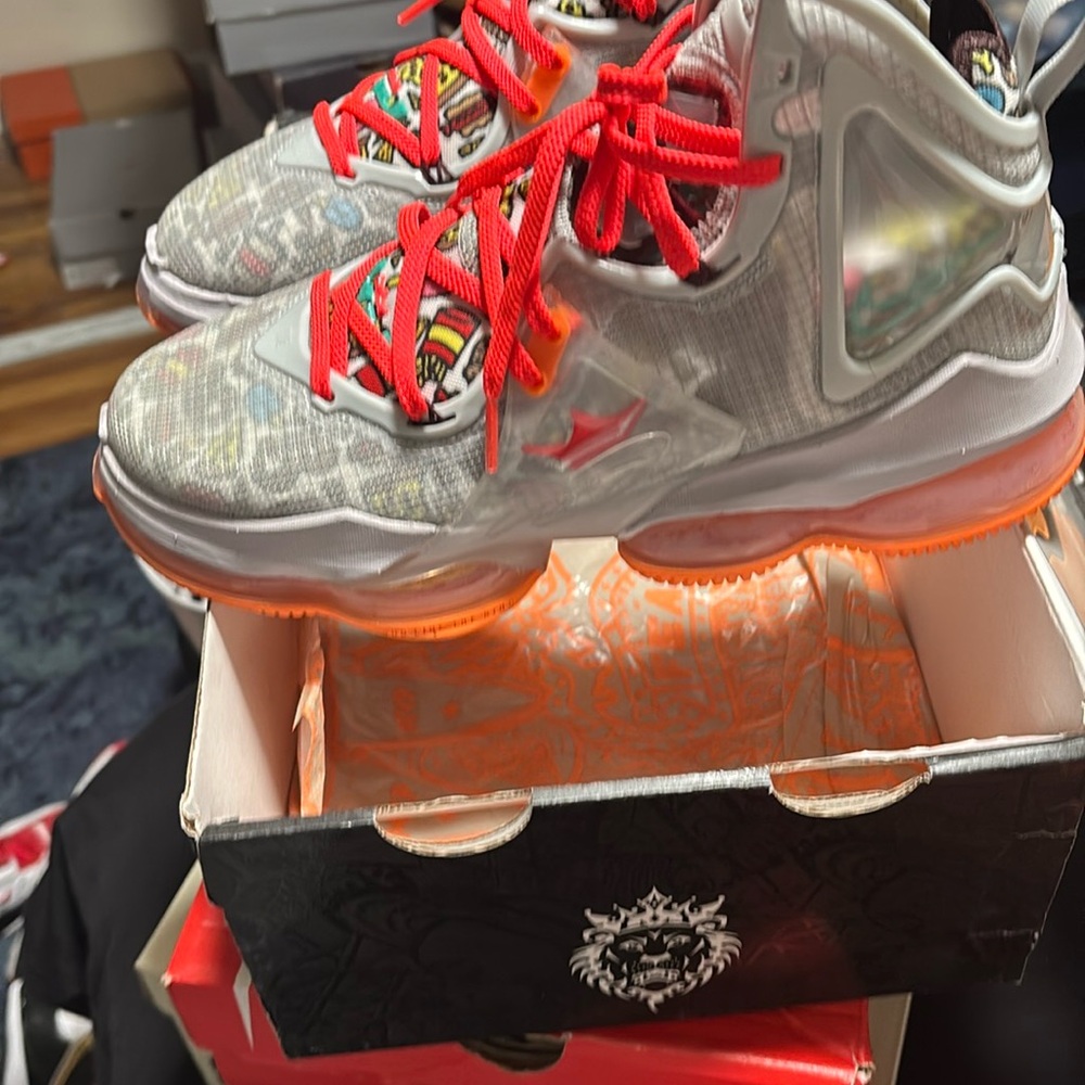 Nike LeBron 19 Basketball Shoes